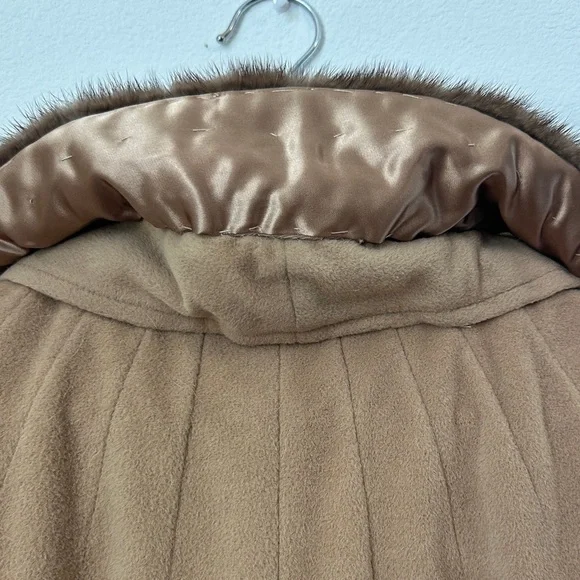 Vintage Kashmiracle Tan Coat with Faux Fur Collar - Picture 10 of 13